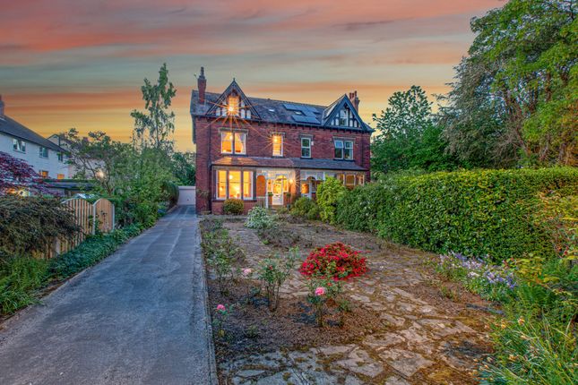 5 bedroom semi-detached house for sale