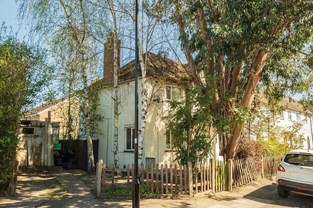 Beech Avenue, Brentford TW8 3 bed house for sale