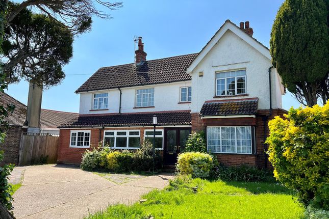5 bed detached house