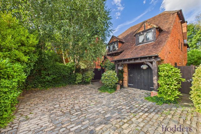 Brox Road, Ottershaw, Surrey, KT16 4 bed detached house for sale