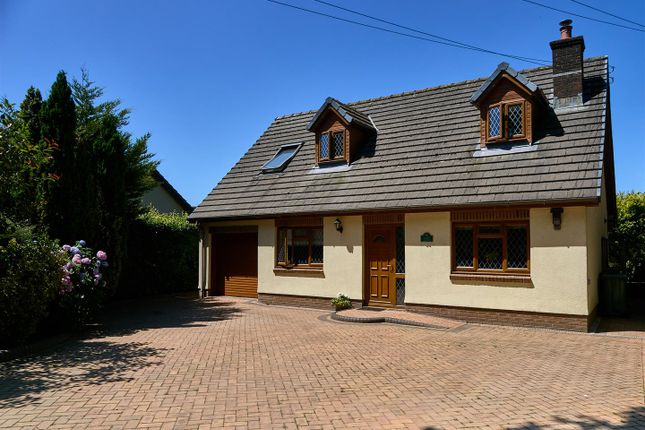 Johnstown, Carmarthen 3 bed detached house for sale