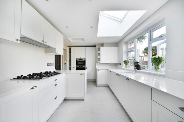 4 bedroom end of terrace house for sale