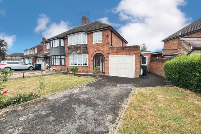 Woodfield Avenue, Brierley Hill DY5 3 bed semi