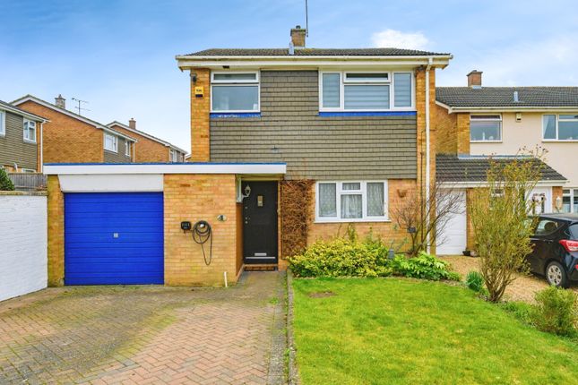 3 bedroom link detached house for sale