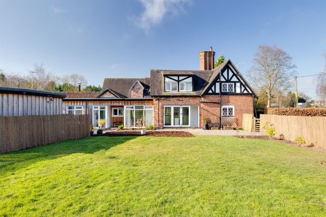 5 bedroom semi-detached house for sale