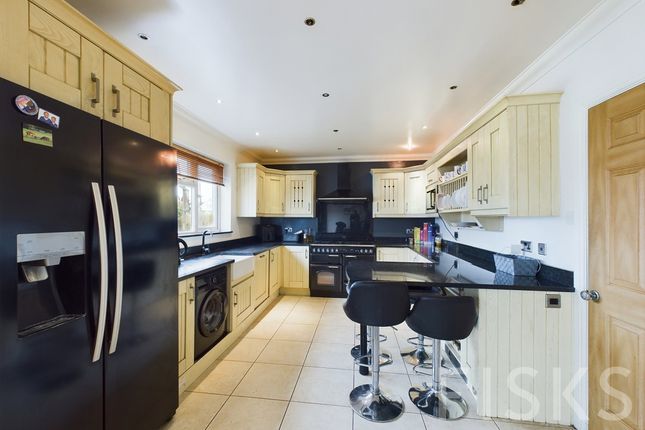 Hawkesbury Close, Canvey Island, SS8 4 bed detached house for sale