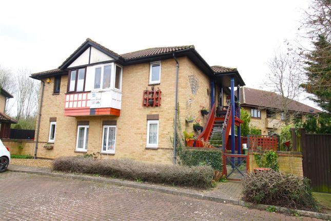 Pomander Crescent, Walnut Tree... 2 bed maisonette for sale