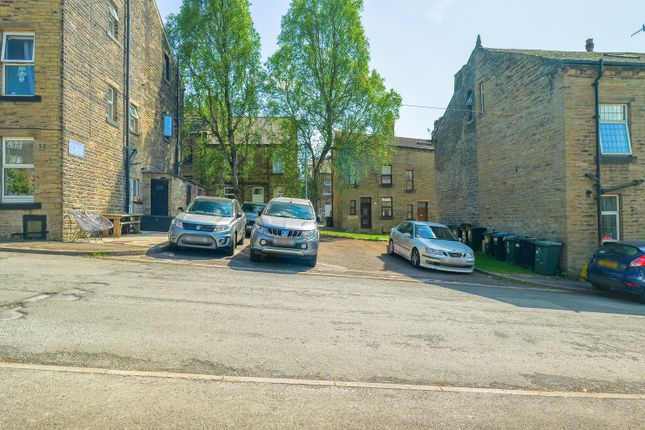 Haworth, Keighley BD22 3 bed end of terrace house for sale