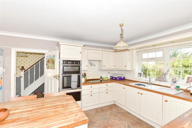 4 bed link detached house