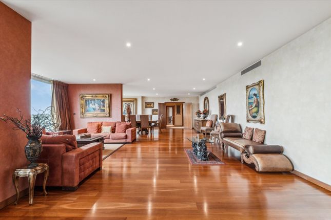 9 bedroom apartment for sale