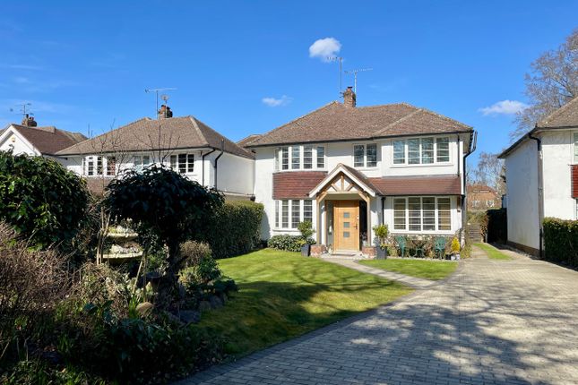 Albert Road, FARNBOROUGH GU14 4 bed detached house for sale