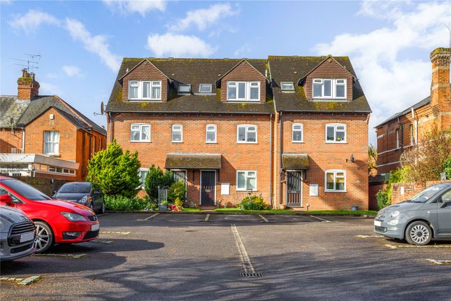 Glade Road, Marlow, Buckinghamshire, SL7 2 bed maisonette for sale