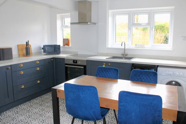 Estate Avenue, Broughton, DN20 3 bed semi