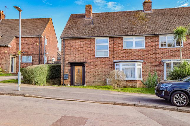 Hobbs Hill Road, Hemel Hempstead, HP3 4 bed semi