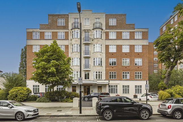 William Court, St John's Wood, NW8 3 bed apartment for sale