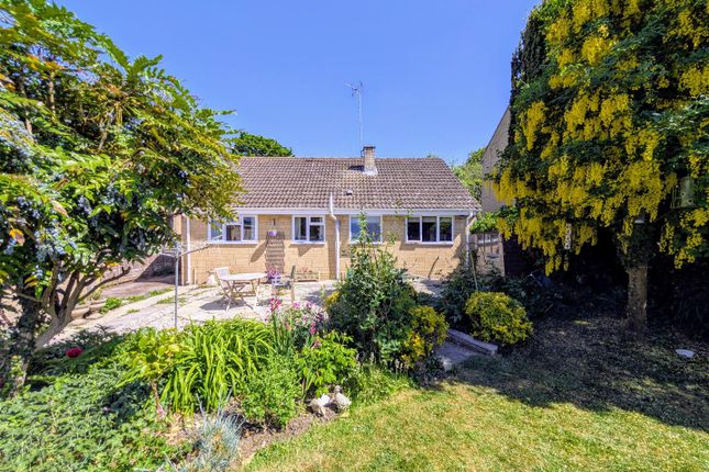 Paynes Meadow, Gloucester GL2 3 bed detached bungalow for sale