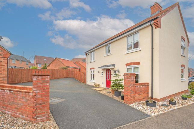 4 bed detached house