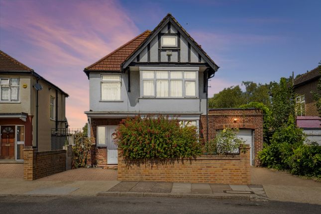 Kenton Park Road, Kenton, Harrow, HA3 3 bed detached house for sale