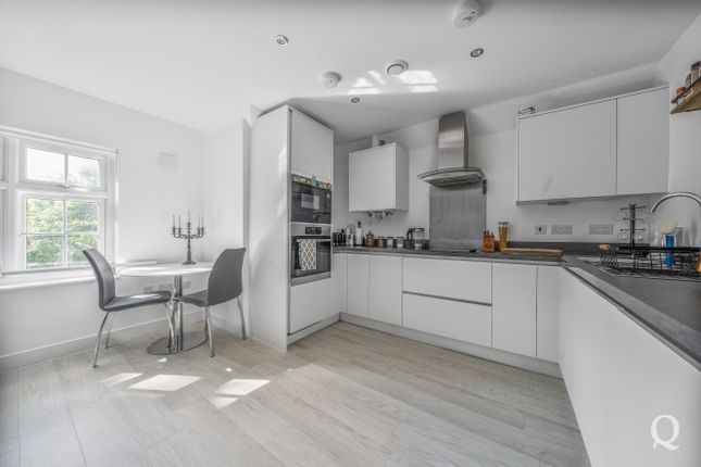 Broadclough Way, Maidstone, Kent, ME17 2 bed apartment for sale