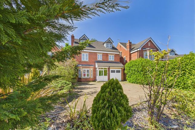 5 bedroom semi-detached house for sale