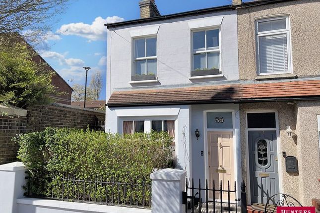 Brunswick Crescent, London 2 bed terraced house for sale