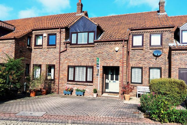 Waltham Lane, Beverley 4 bed terraced house for sale