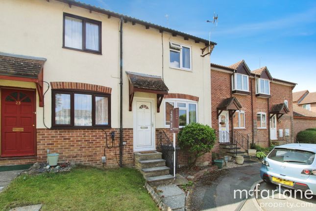 Locksgreen Crescent, Swindon, SN25 2 bed terraced house for sale