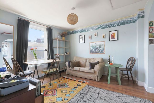 Killyon Terrace, London SW8 2 bed flat for sale