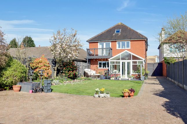 6 bedroom detached house for sale