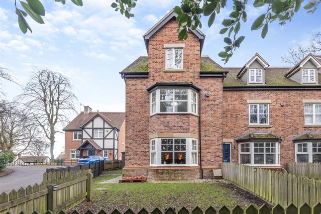 New Park Lane, Mansfield 4 bed townhouse for sale