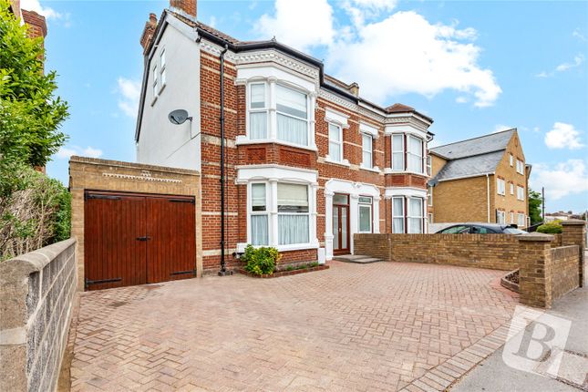 Wrotham Road, Gravesend, Kent, DA11 5 bed semi