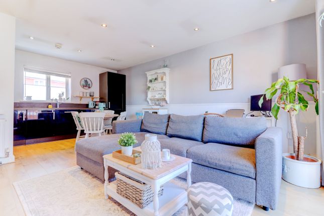 Chequers Avenue, Buckinghamshire HP11 2 bed house for sale