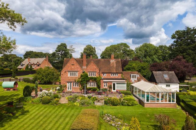 5 bedroom detached house for sale