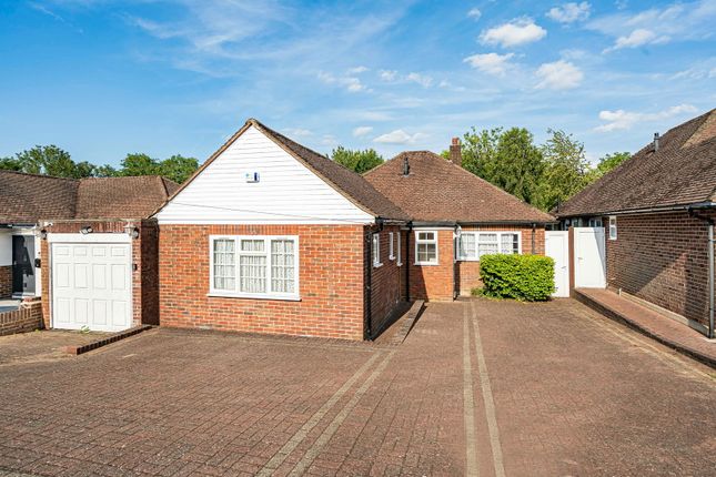 Bishops Close, Coulsdon, CR5 1HH 3 bed detached bungalow for sale