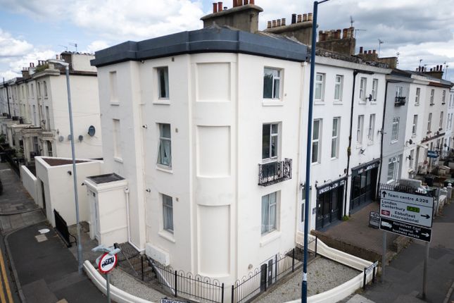 4 bedroom end of terrace house for sale