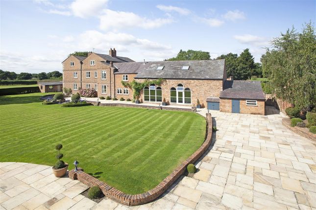 6 bed detached house