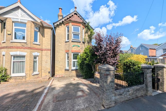2 bedroom detached house for sale