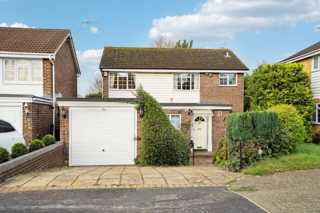 St  Leonards Close, Bushey 3 bed detached house for sale