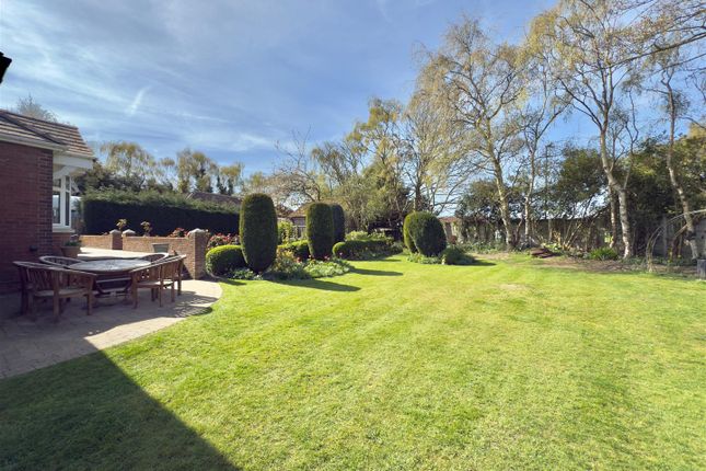 Sunny Bank, Ryhill, Wakefield 2 bed detached bungalow for sale