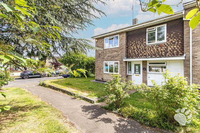 Victoria Road, Basildon SS15 3 bed end of terrace house for sale