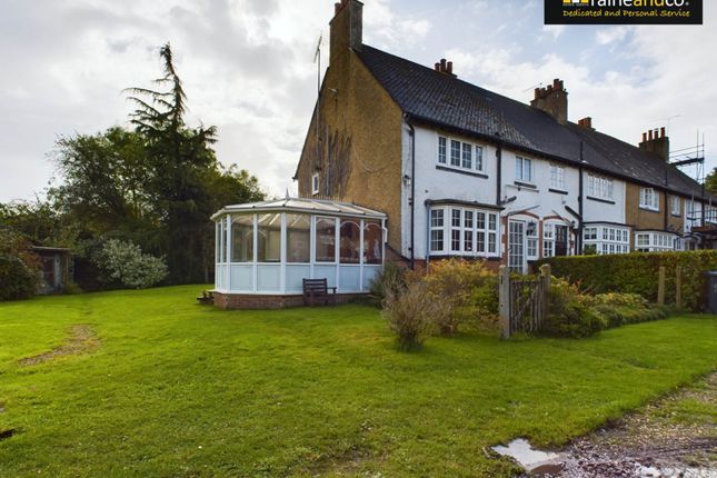 St Giles Avenue, Potters Bar 3 bed end of terrace house for sale