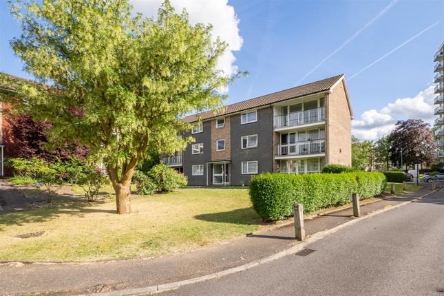 Basinghall Gardens, Sutton 3 bed apartment for sale