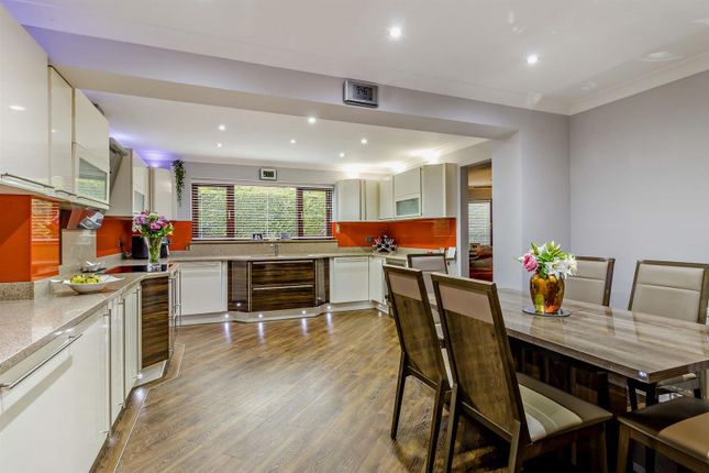 Allott Close, Ravenfield, Rotherham 4 bed detached house for sale