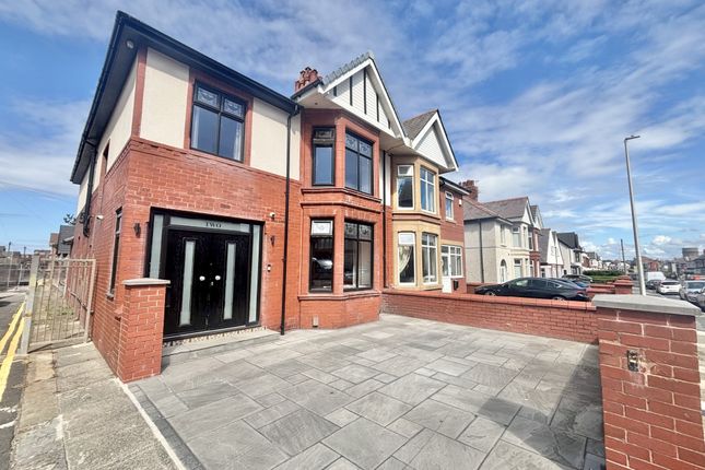 Shaftesbury Avenue, North Shore FY2 4 bed semi