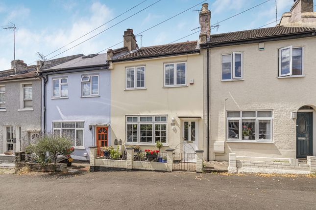 Summers Row, North Finchley, N12 2 bed terraced house for sale