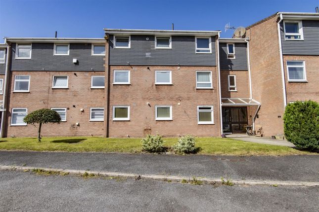 Newbold Back Lane, Chesterfield 2 bed flat for sale