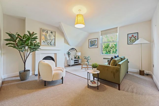Avenue Gardens, Acton 2 bed flat for sale
