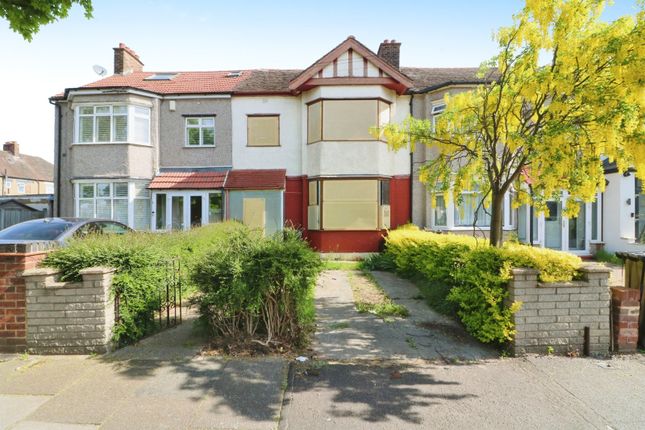 Martley Drive, Ilford IG2 3 bed terraced house for sale