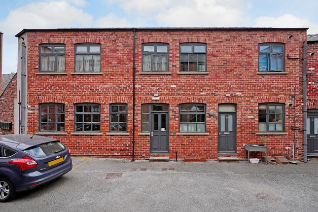 Studio flat for sale