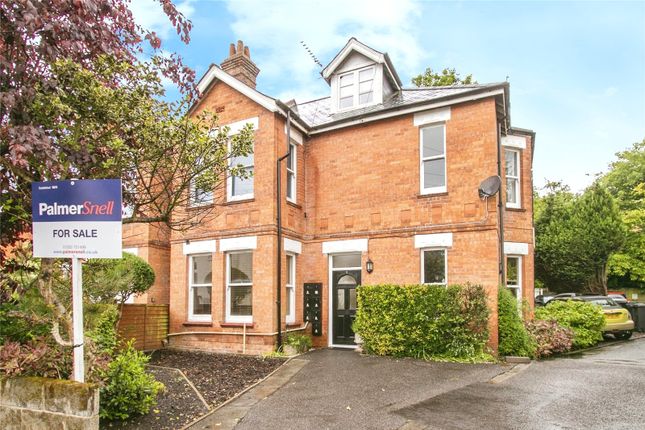 Studio flat for sale
